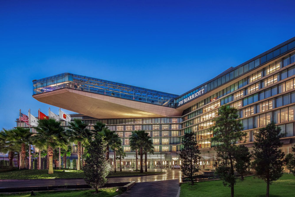 Hotel luxury Hanoi. Tips for Booking Luxury Hotels in Hanoi: Get the Best Experience for Your Money