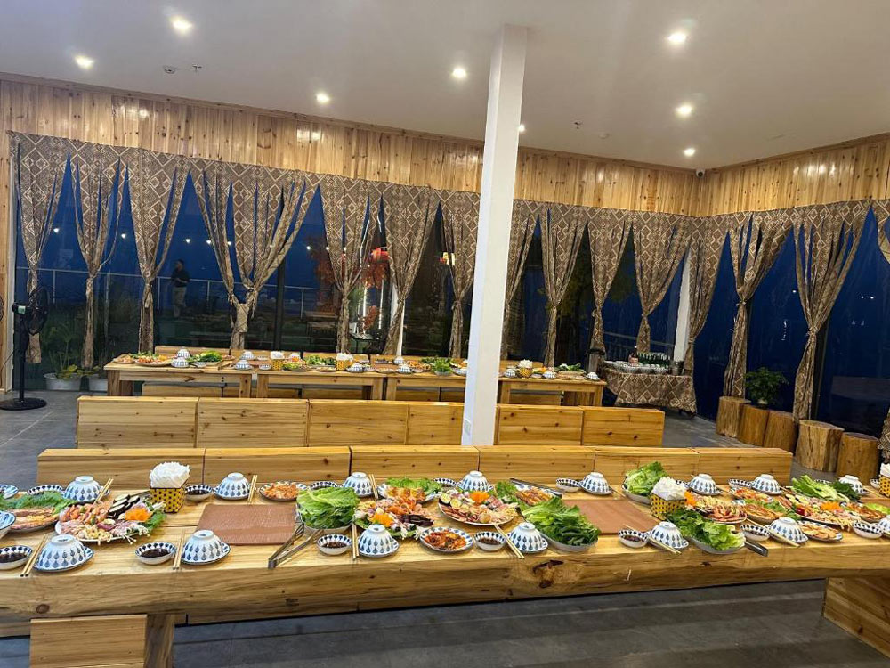 Homestay Sapa. Dining: La Do Homestay Cafe & Menu