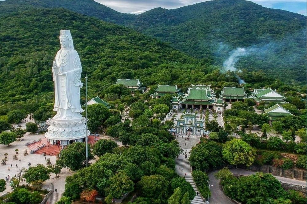 Lady Buddha Da Nang. How do you get there, and can you drive up? 