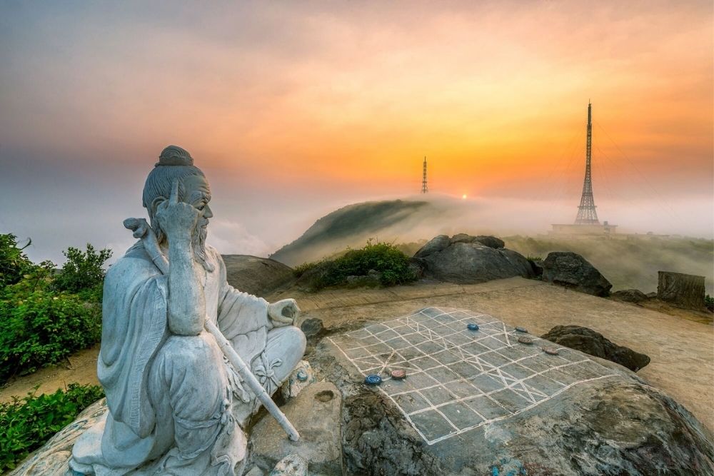 Lady Buddha Da Nang. What else should you see, and when should you go? A Simple Son Tra Mini-Loop. Peninsula viewpoints  