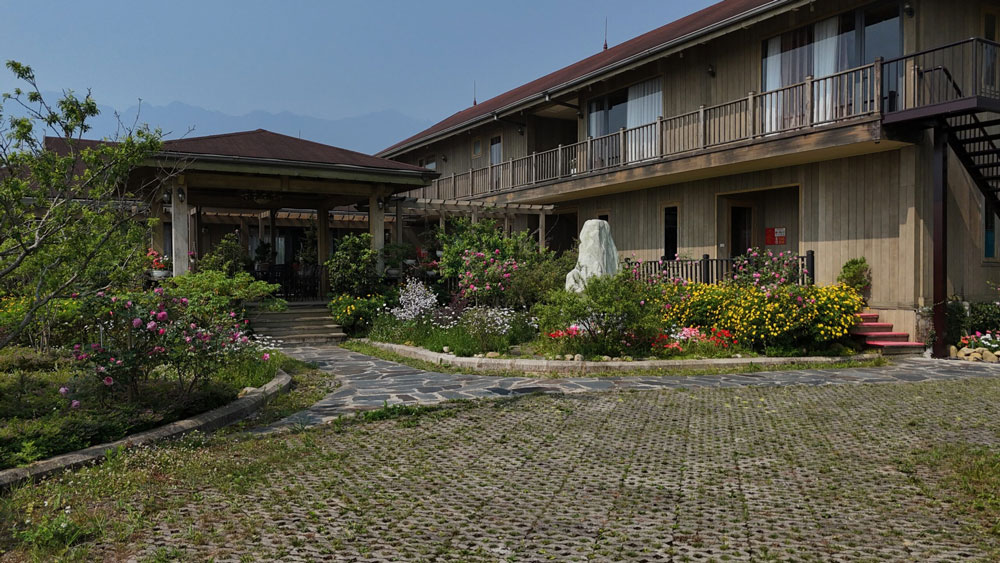 Lady Hill Sapa Resort. Competitor Comparison: Which “Hill” is Right for You?