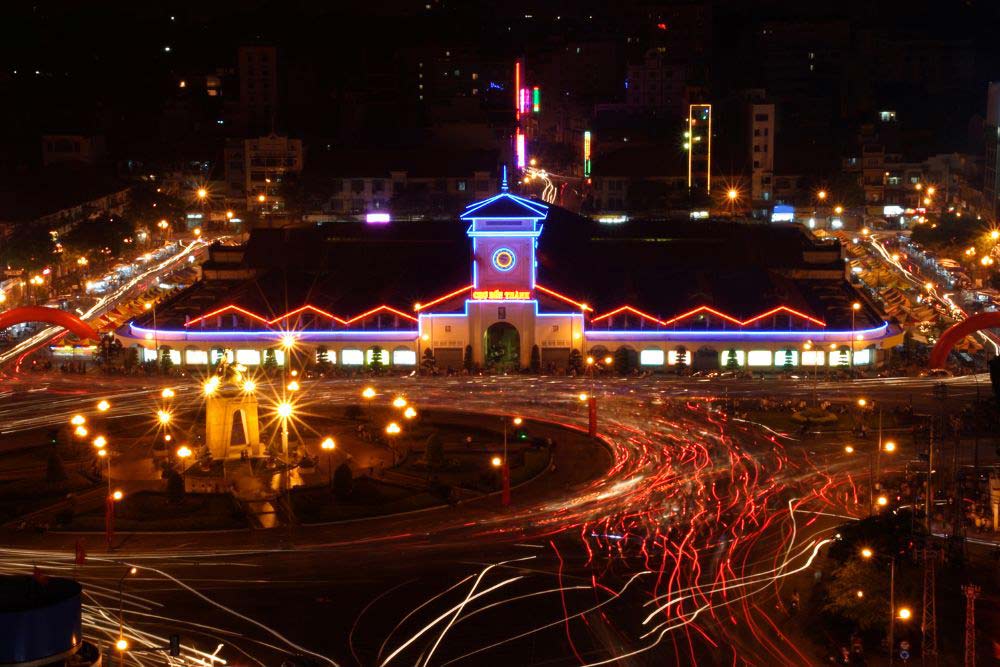 Life in Vietnam. The heartbeat of urban Vietnam: Navigating the citie's lively pulse