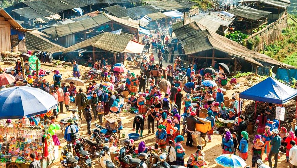 Market in Sapa. Comparing Vietnam’s Famous Markets