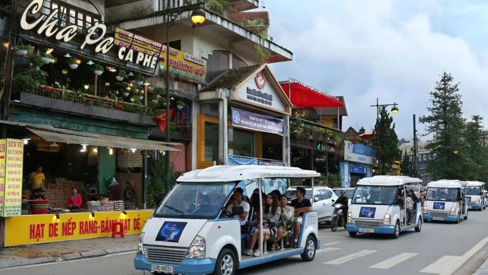 Moana Sapa. Logistics: Moana Sapa How to Get There