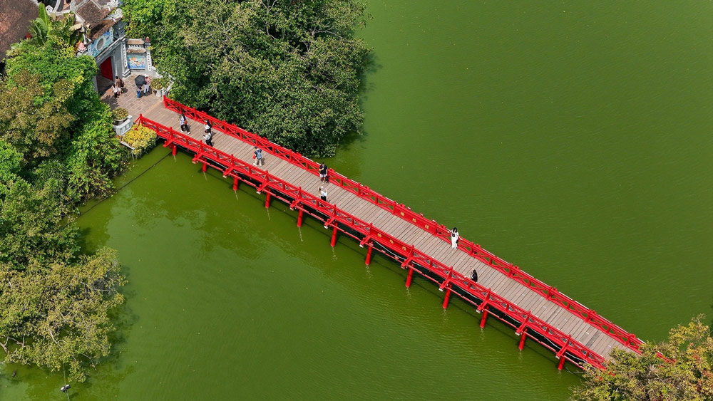 Ngoc Son Temple Hanoi. Crossing the Red Bridge into a World of Legend