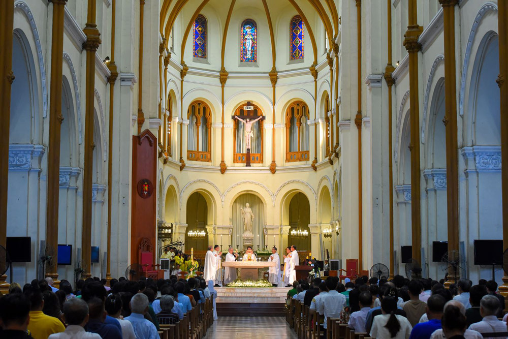 Notre Dame Cathedral of Saigon. Tips for a Respectful Visit