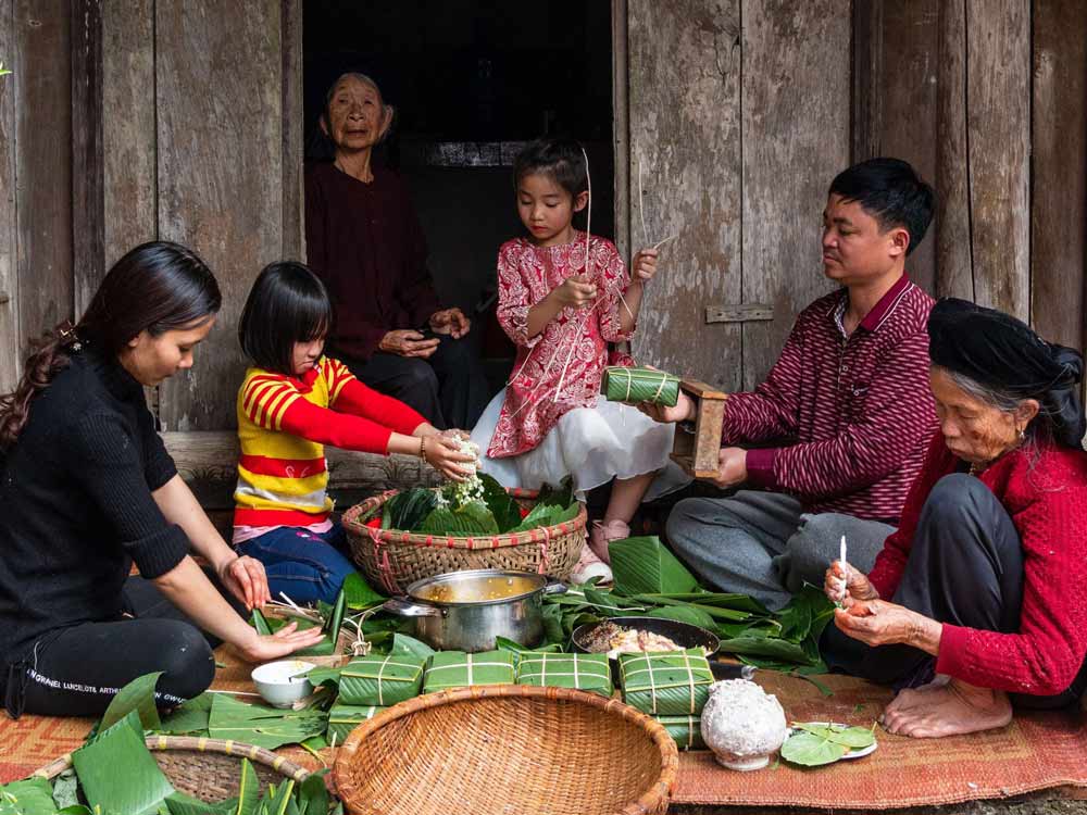 Ong Tao Kitchen God. Ong Tao in the contemporary pulse of Vietnam