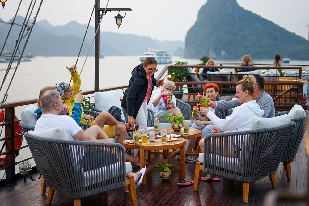 Peony cruise. Peony Cruise: What Sets It Apart. Peony Cruise Drink Prices