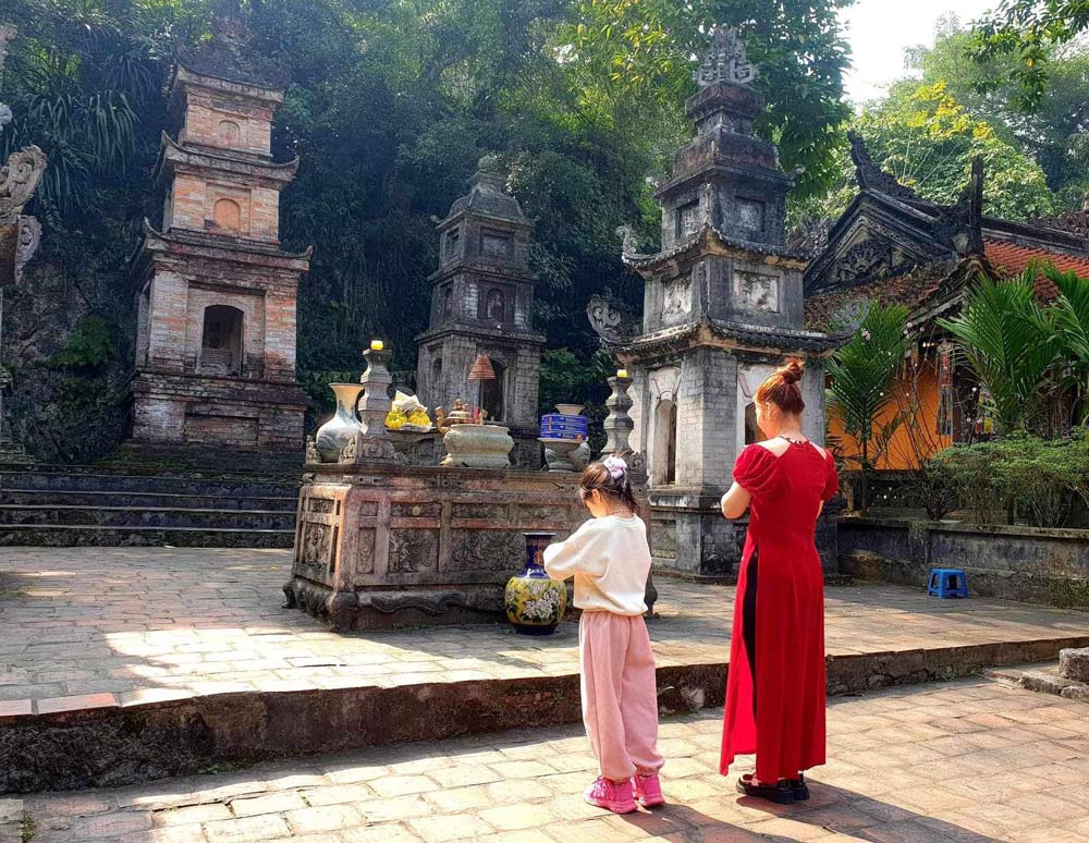 Perfume Pagoda Hanoi. A Journey for the Senses