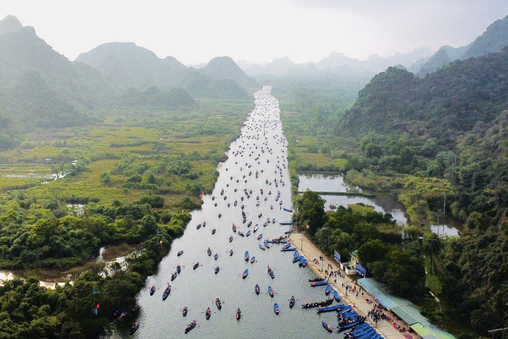 Discover the Perfume Pagoda: A 2025 Day Trip Guide from Hanoi