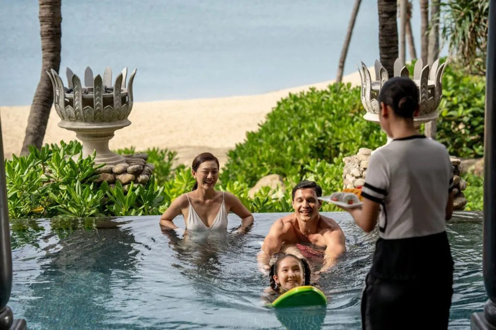 resort Vietnam luxury. InterContinental Danang Sun Peninsula Resort