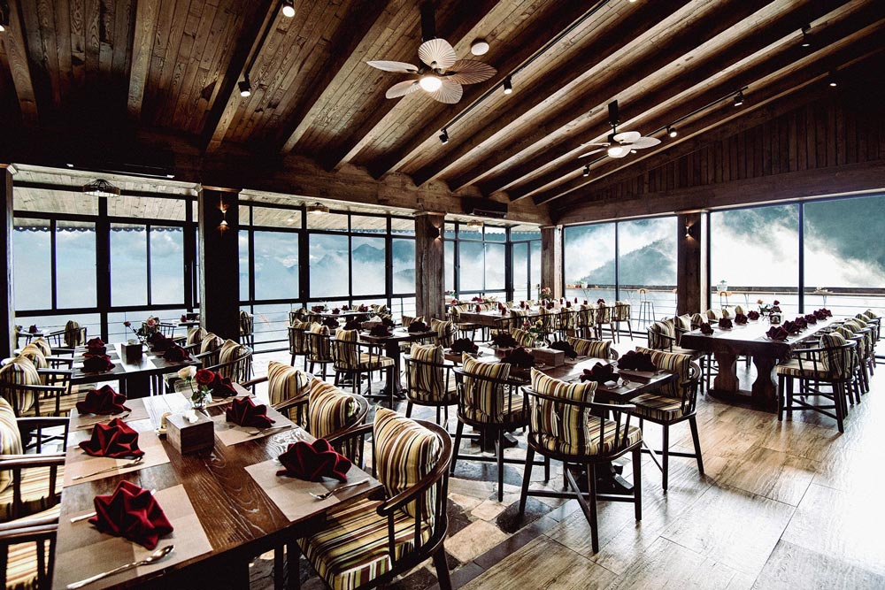 Sapa Catcat Hills Resort & Spa. Dining: Breakfast in the Clouds