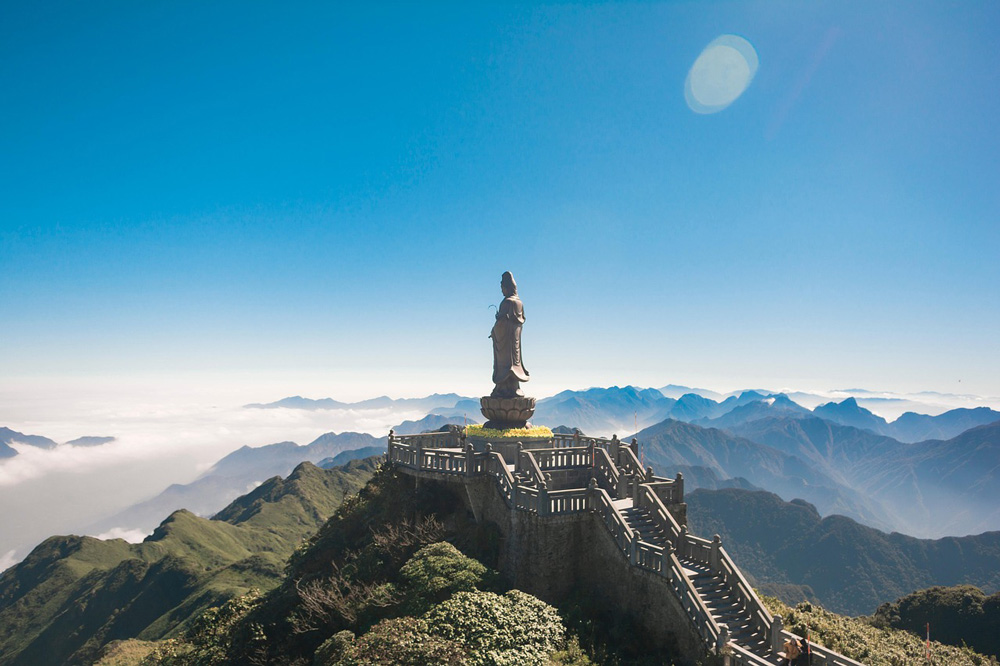 Sapa Fansipan Tour. DIY vs. Booking a Fansipan Tour Package