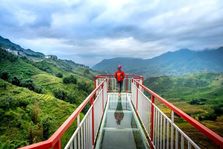 Sapa Glass Bridge: Experience Breathtaking Views & Thrills