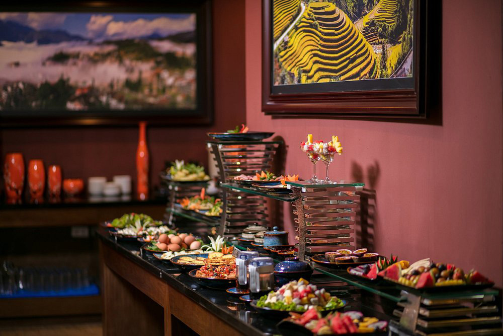 Sapa Horizon Hotel. Dining: Breakfast & The Restaurant