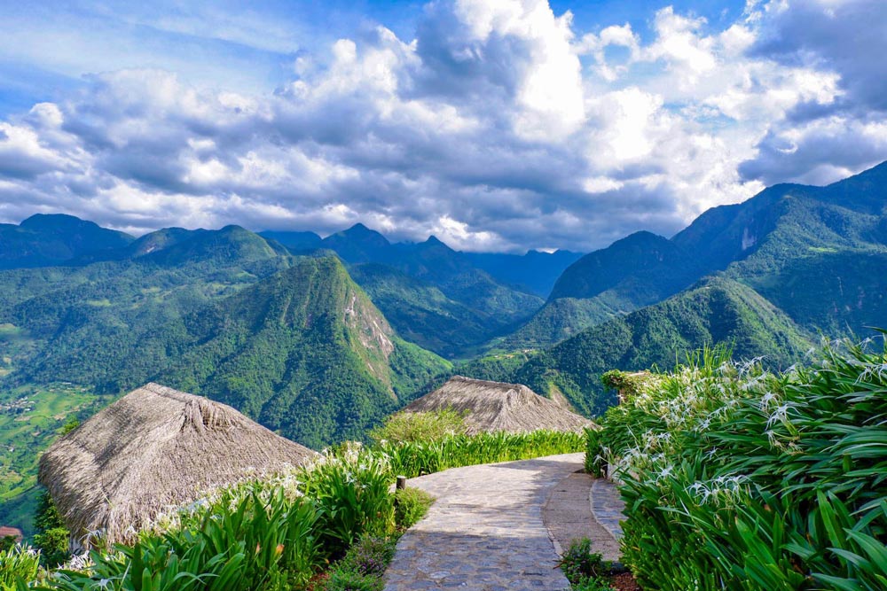 Sapa Hotel with Best View. The “Cloud Hunters”: Homestays High Above the Valley