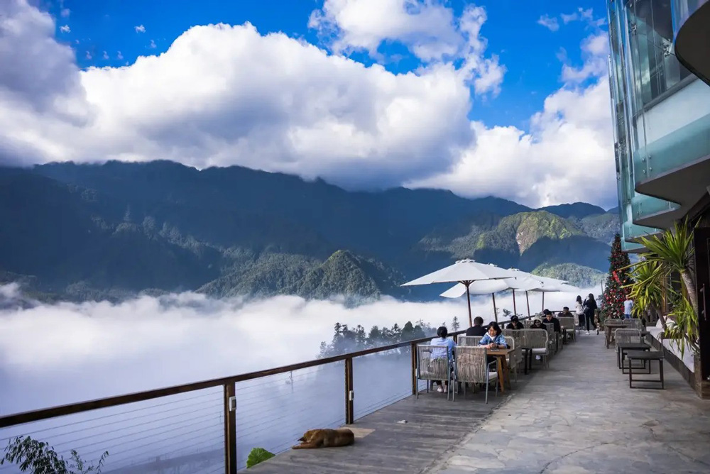 Sapa Hotel with Best View. The "Train View" Hotels (Viral Trend)