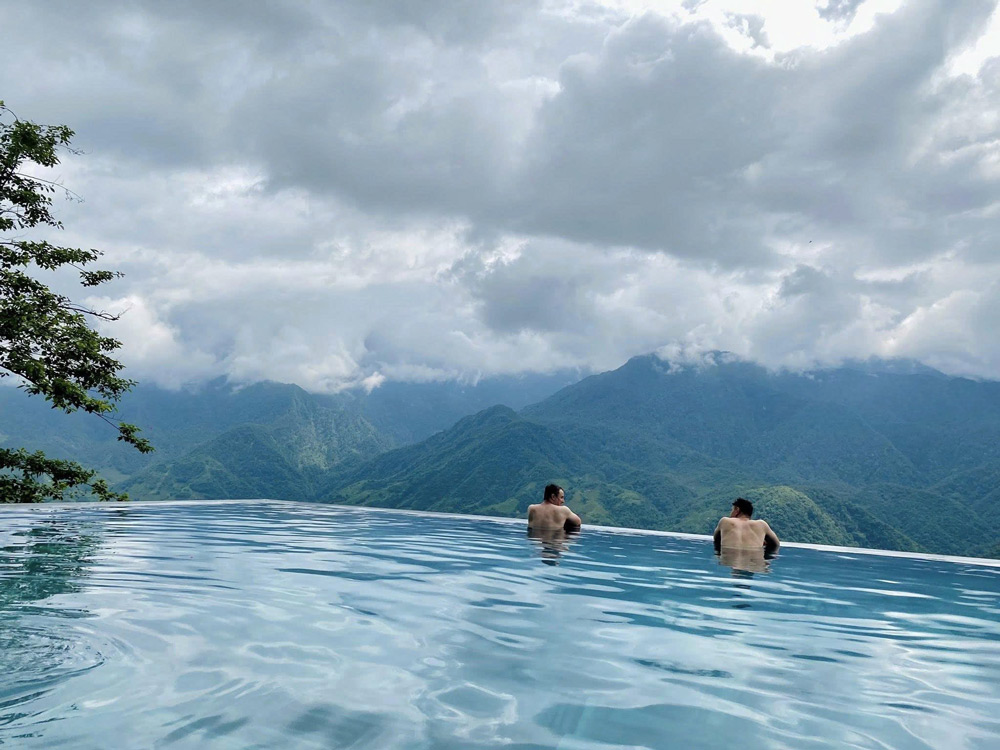 Sapa Soleil Hotel. Competitor Comparison: The “Which Pool?” Battle