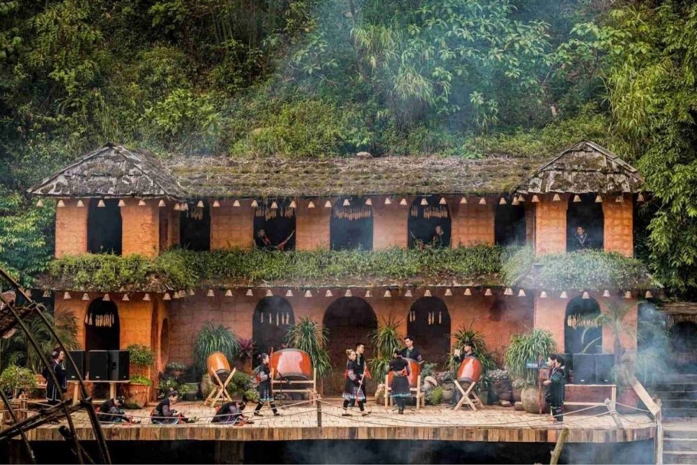 Sapa things to do. For the Adventurers: Trekking & Authentic Villages. Cat Cat Village
