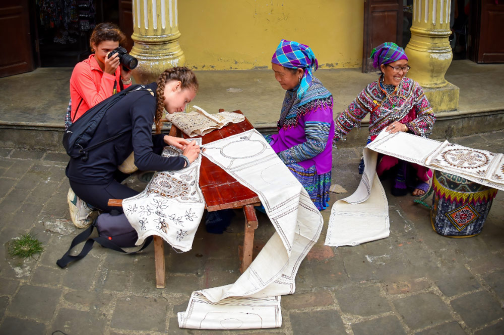 The 2025 Guide to Booking the Perfect Sapa Tour From Hanoi