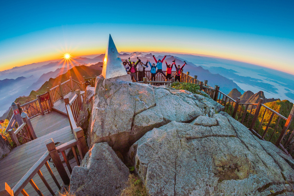 Fansipan Peak. Fansipan Peak: Key Facts and Figures