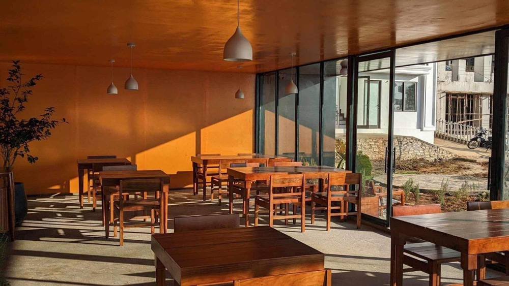 Sapa YEN Hotel. Dining: Breakfast with a View