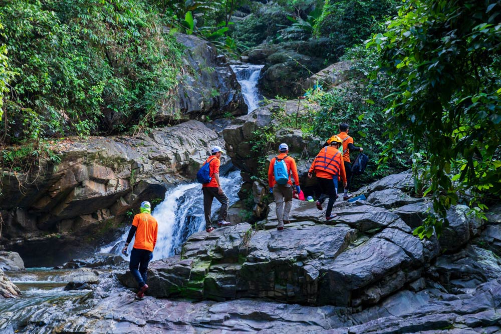 Silver Waterfall Sapa. The Trail: What to Expect on the Silver waterfall Sapa hike