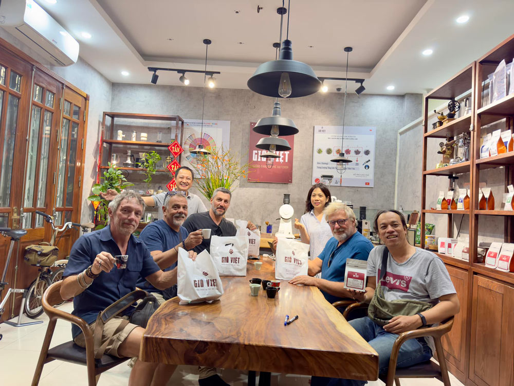 Souvenir Vietnam. Authentic Vietnamese Souvenirs. Vietnamese Coffee & Tea – A Taste of Vietnam to Take Home