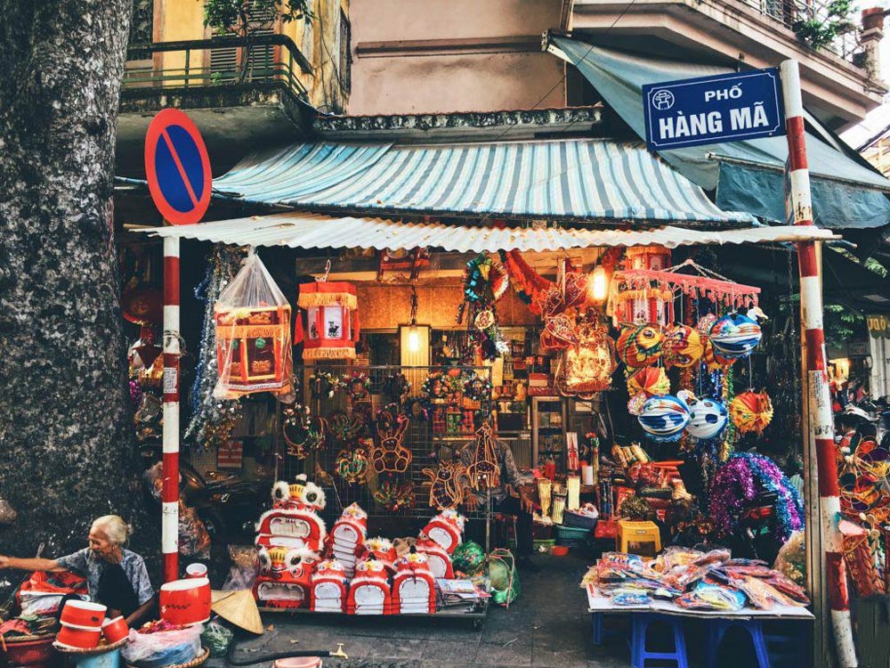 Souvenir Vietnam. Souvenir Shopping in Hanoi. Hanoi's Old Quarter – A Treasure Trove of Souvenirs
