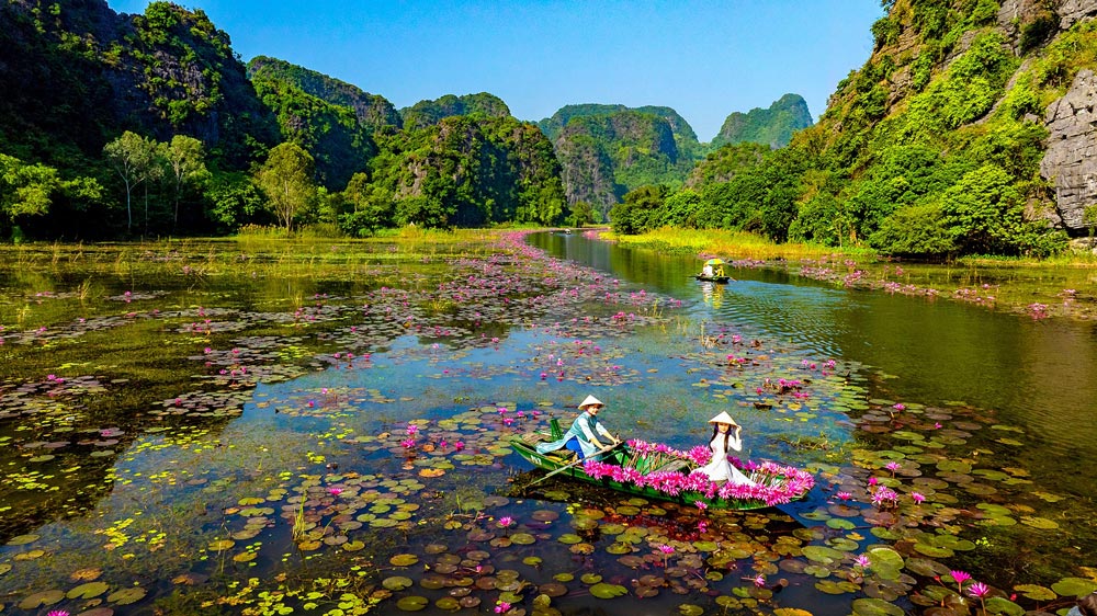 Tam Coc. Tam Coc Vietnam: Location and Overview. Where is Tam Coc? / Tam Coc Ninh Binh / Tam Coc Map