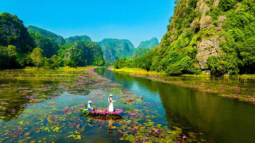 Tam Coc: Discover Vietnam's Scenic Waterways