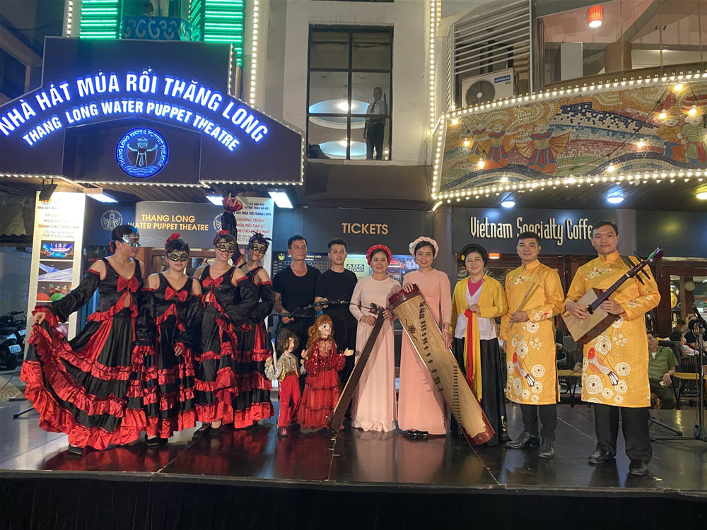 Thang Long water puppet theatre. Tips for Attending the Show