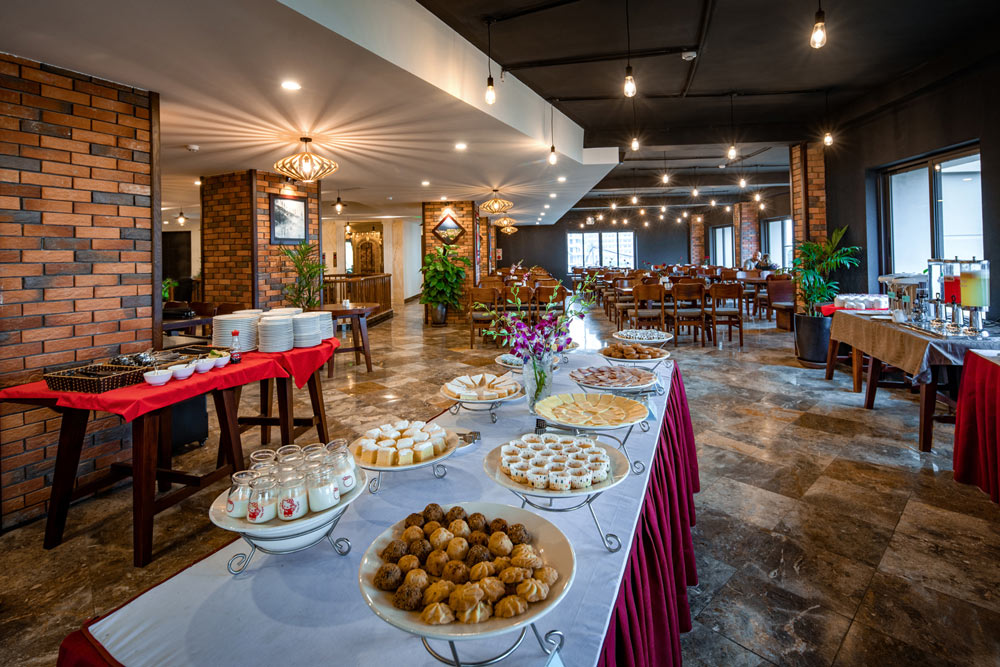 The View Sapa Hotel. Amenities: Pool & Dining