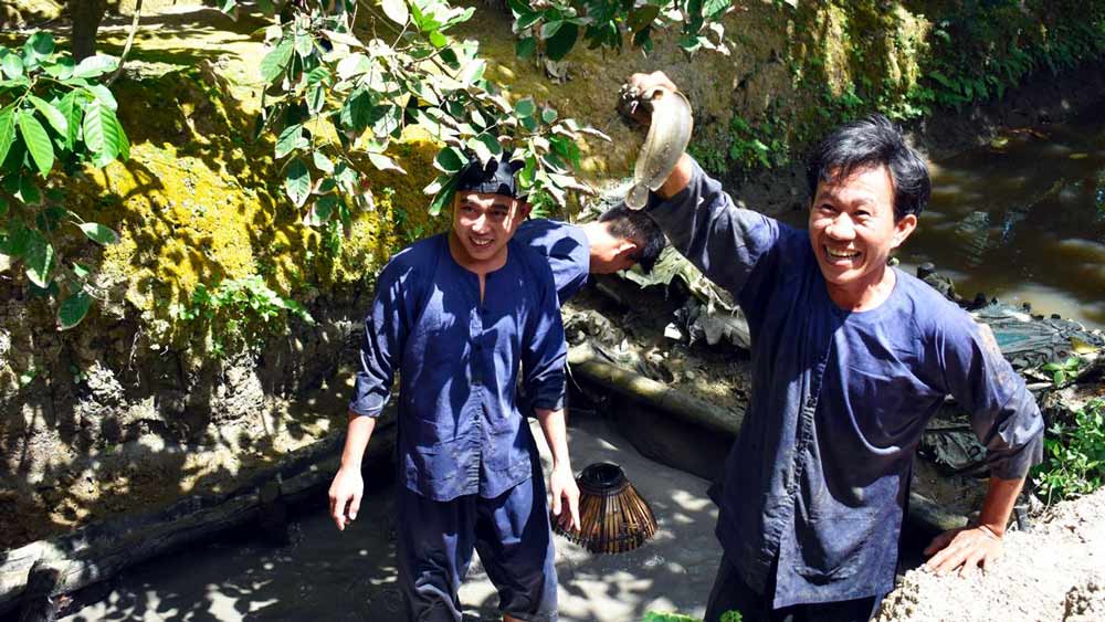 Things to do in Vinh Long. Respect local customs