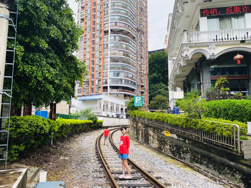 Transportation Sapa to Kunming. Analyzing Your Options: Best vs. Cheapest Travel Styles