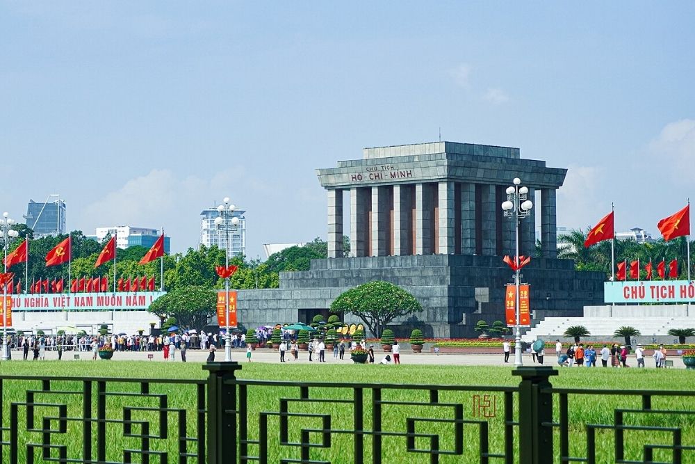 Vietnam Hanoi City. What to Do in Hanoi City Centre? Your "Must-Do" Checklist. The Big 3 Historical Sights. Ho Chi Minh Mausoleum Complex