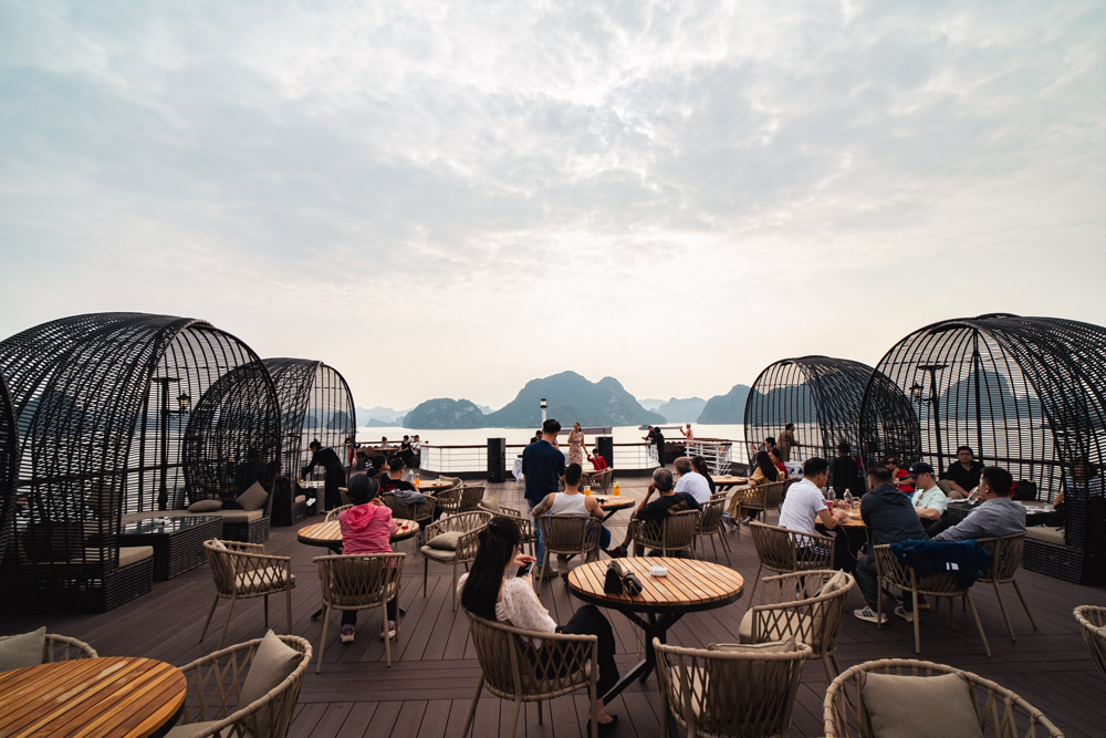 Vietnam honeymoon. Romantic activities and experiences. Sunset cruises