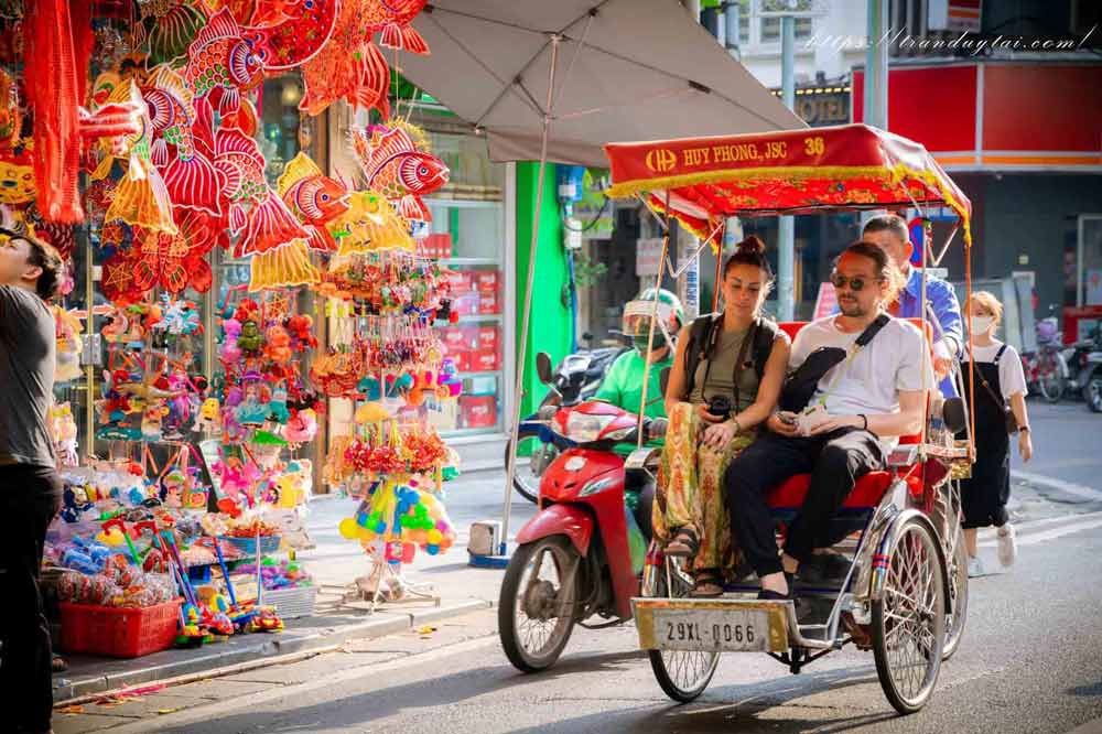 Vietnam national holidays. Mid-Autumn festival