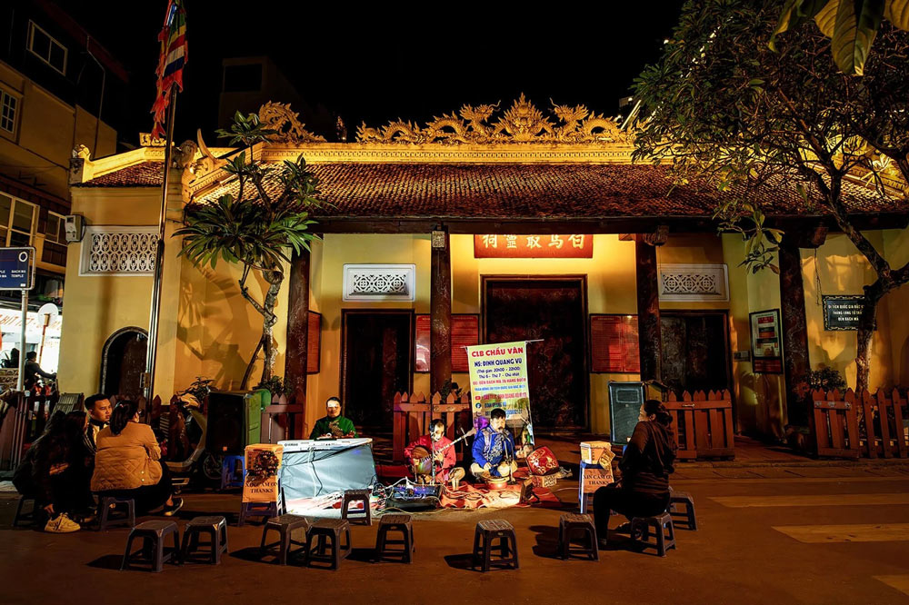 Vietnam nightlife Hanoi. Hanoi Nightlife for Different Travelers