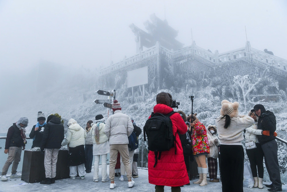 Vietnam Sapa Snow. What to Wear for Snow or Frost in Sapa