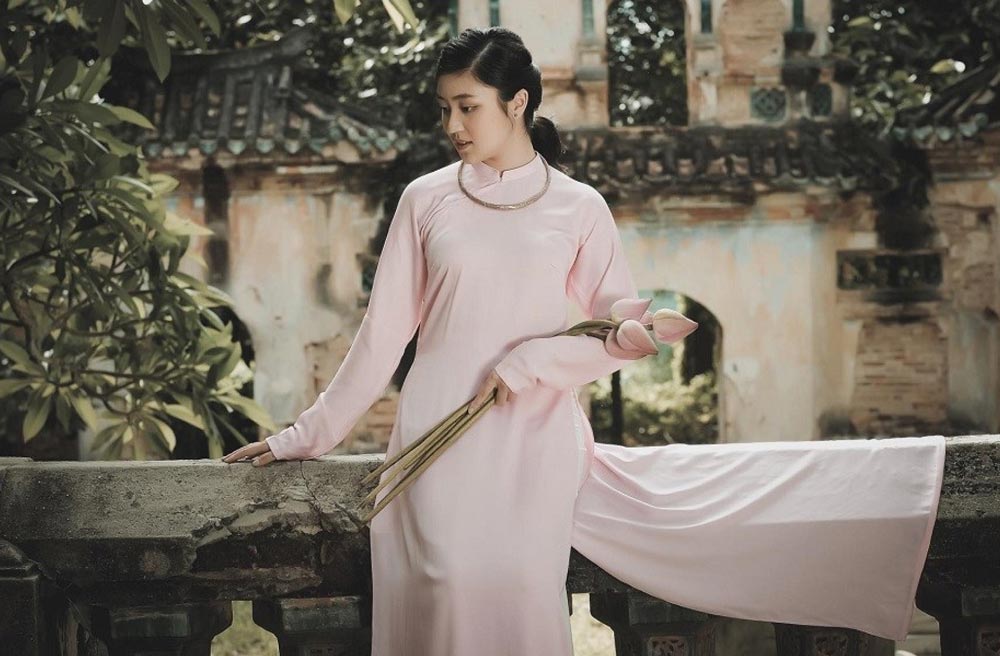 Vietnam woman dress from rural roots to urban chic