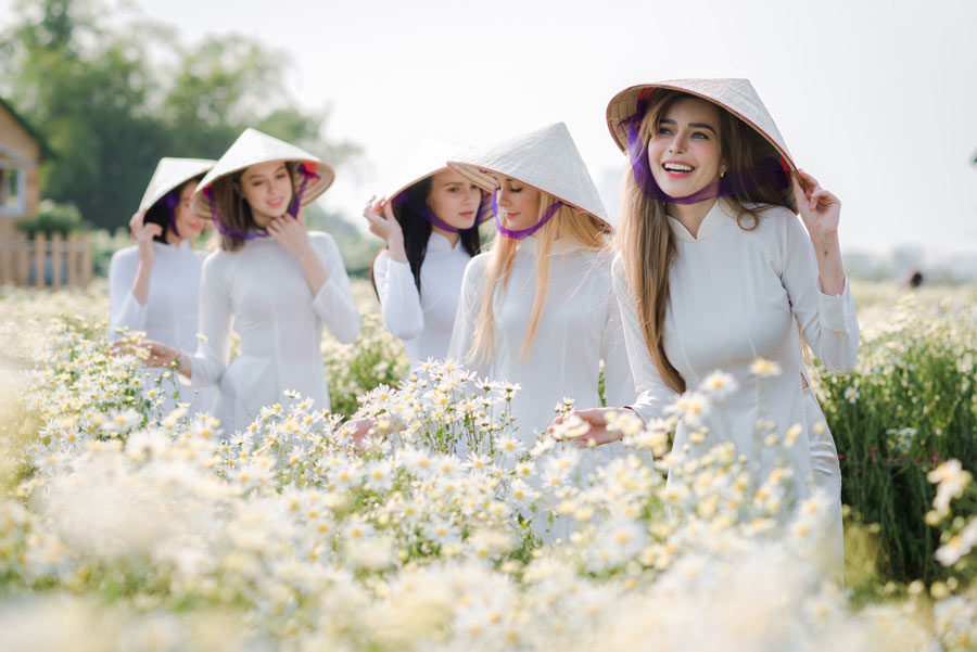 Vietnam woman dress dress the part with respect