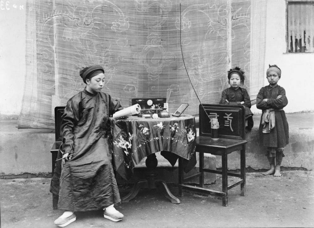 Vietnamese headdress ancient echoes