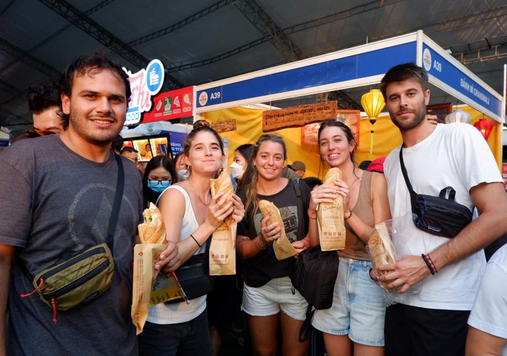 Vietnamese Snacks: A Culinary Tour of Vietnam's Favorite Bites