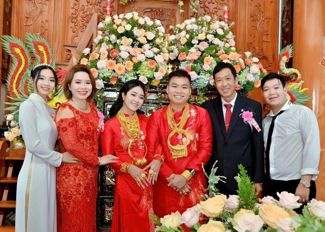 Vietnamese wedding dress traditional unveiling the symbols and stories beyond attire ritualistic elements