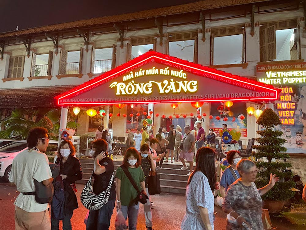 Water puppet show. Golden Dragon Water Puppet Theatre