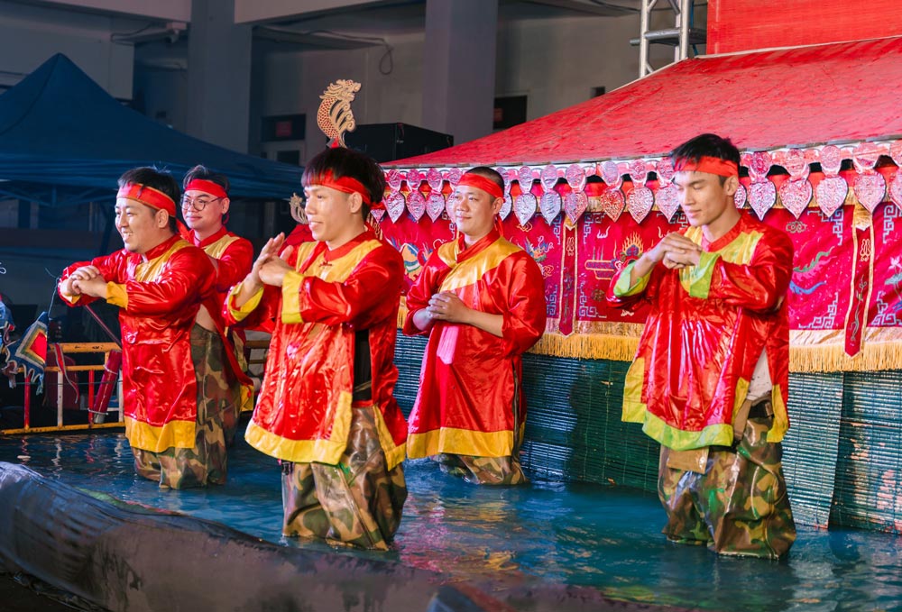 Water puppet show. Hue Water Puppet Theatre