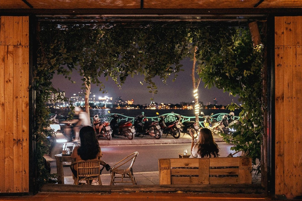 West Lake Hanoi. West Lake's Upscale Reputation: A Desirable Address