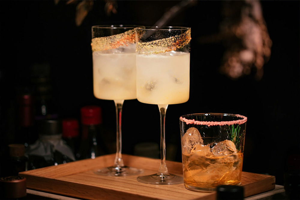 best-bars-in-hanoi-For-the-Cocktail-Connoisseur-World-Class-Mixology