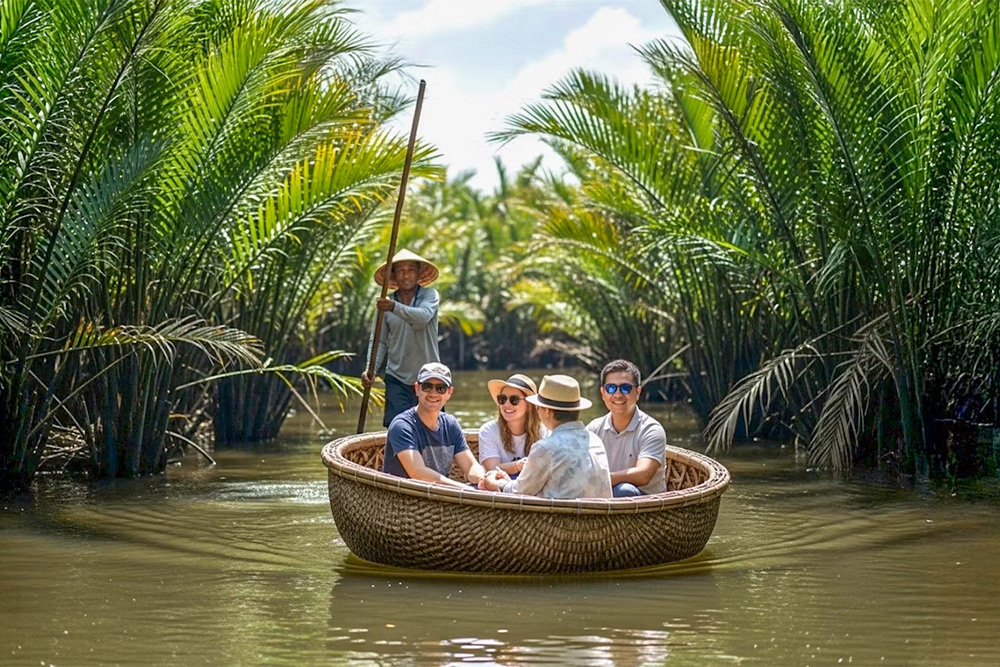 hanoi-to-hoi-an-tour-The-Myth-Buster-Hanoi-to-Hoi-An-Tour-by-Boat